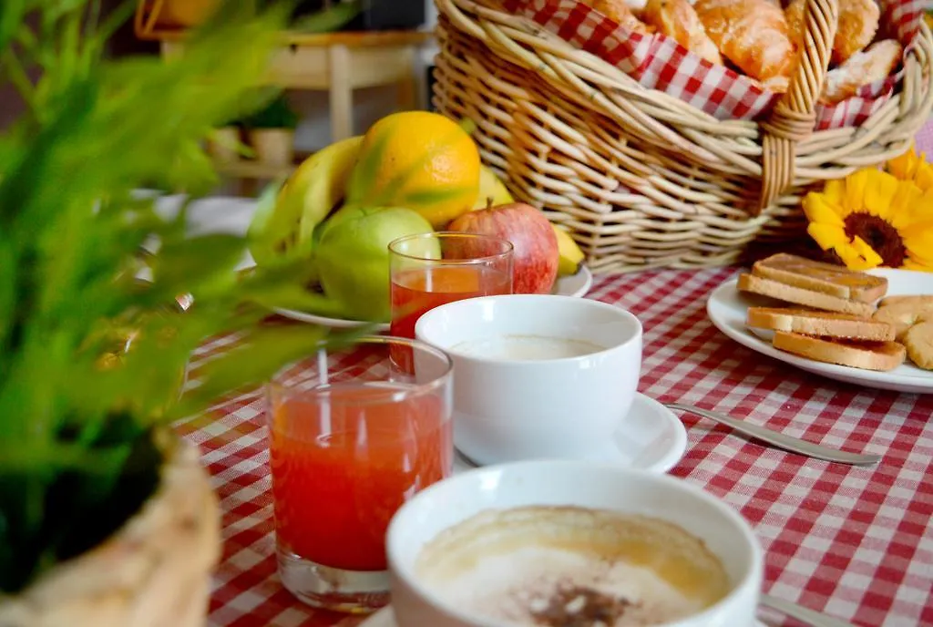 Como'S Lake Mountains B&B 0*, Cremeno Italy